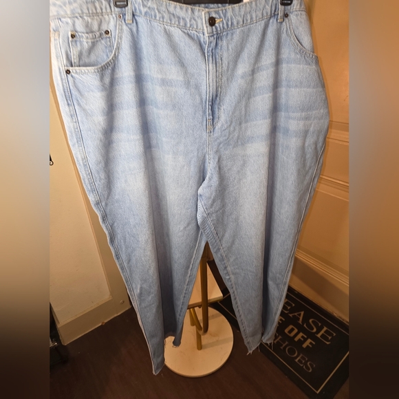 Future Collective Women's Light Blue Straight Leg  Raw Hem Jeans Plus - Picture 6 of 7